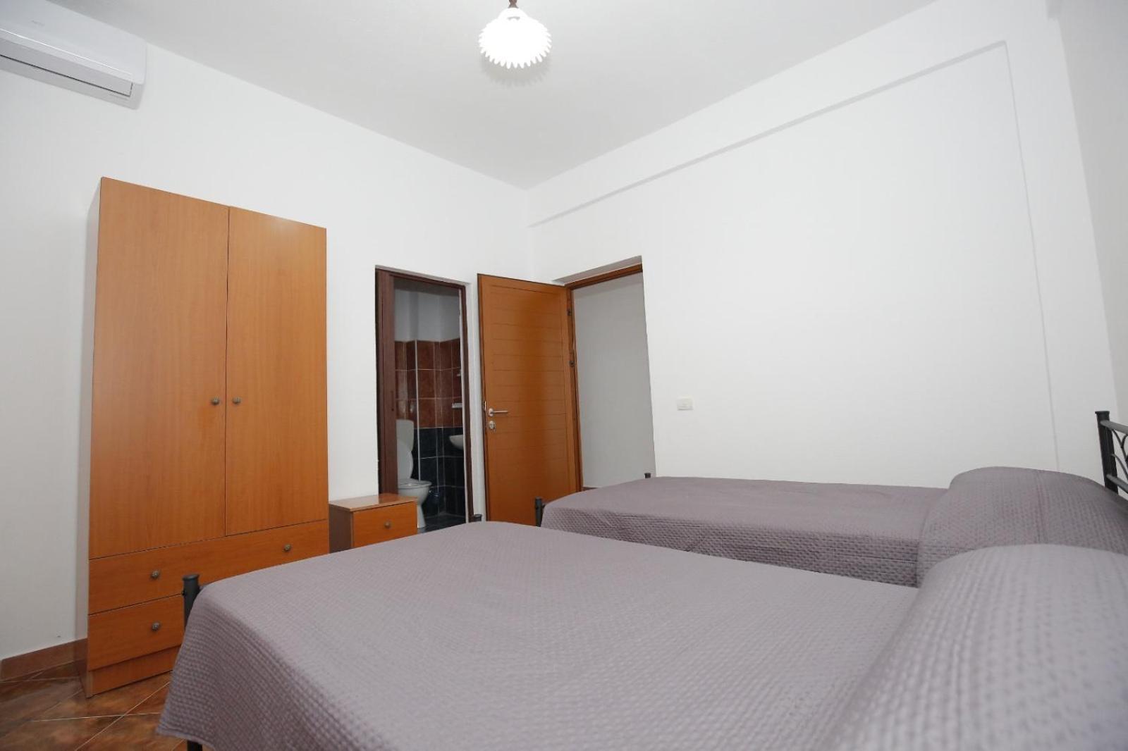 Hotelgodini Golem  Buitenkant foto