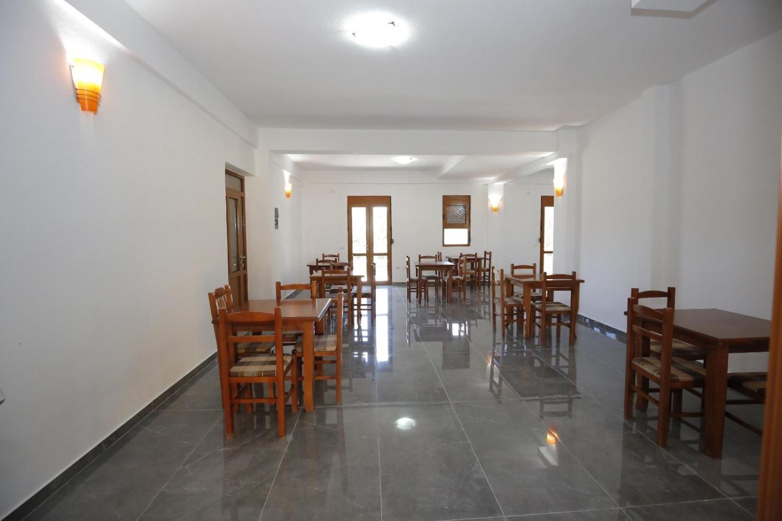 Hotelgodini Golem  Buitenkant foto
