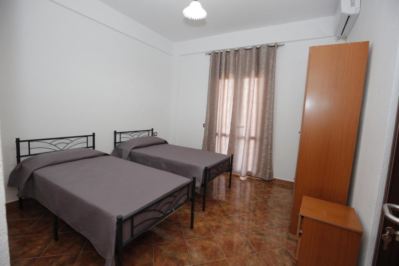 Hotelgodini Golem  Buitenkant foto